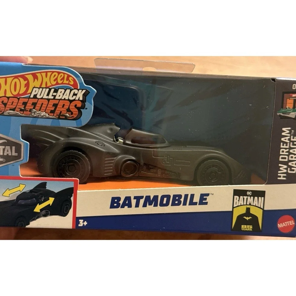 NEW 2024 HOT WHEELS‎ Pull-back Speeders Batmobile